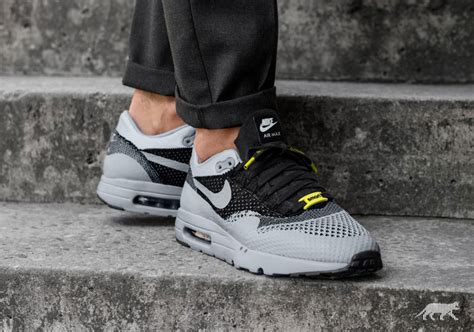 asphaltgold nike air